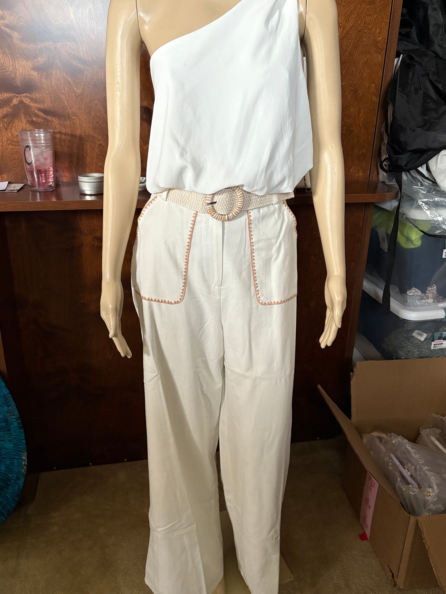 Linen Pant with Embroidery Detail