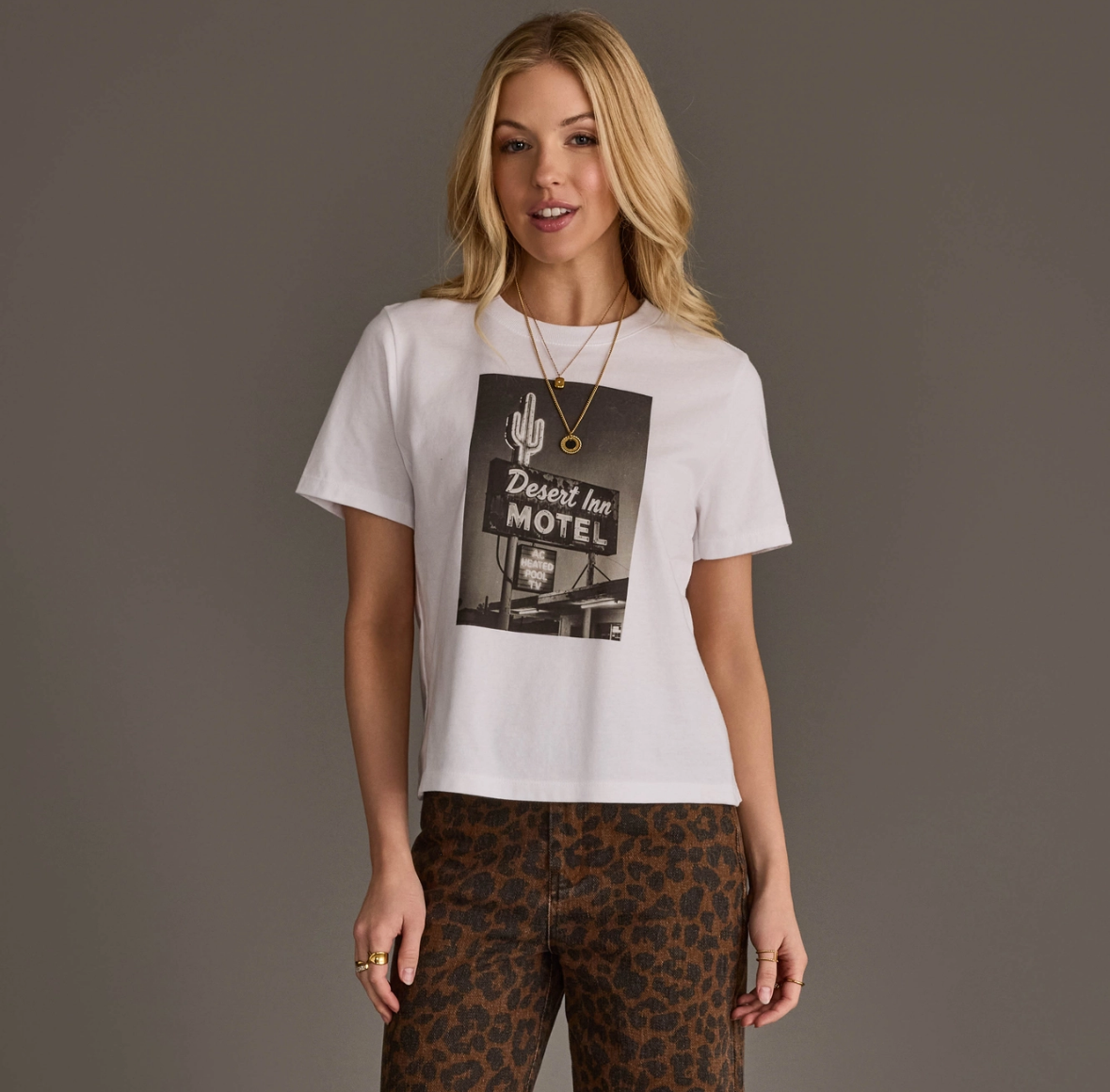 Desert Inn Motel Graphic T