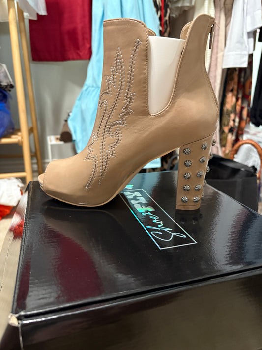 Tan Western River Rock Boots